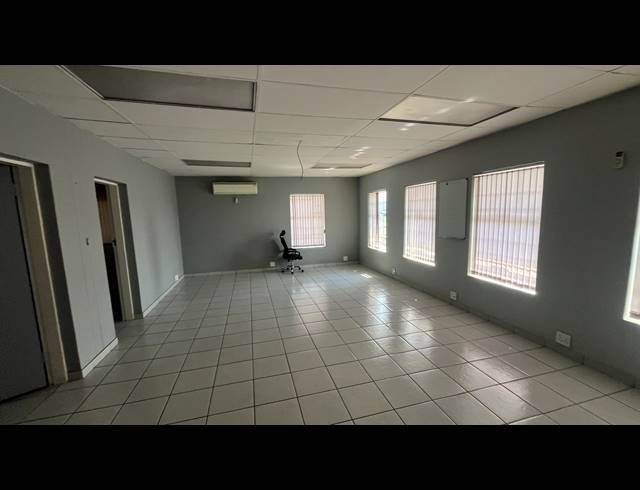 500M² WAREHOUSE TO LET IN SPARTAN